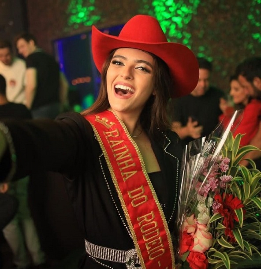Luisa Antunes é a Rainha do Pedro Leopoldo Rodeio Show 2024