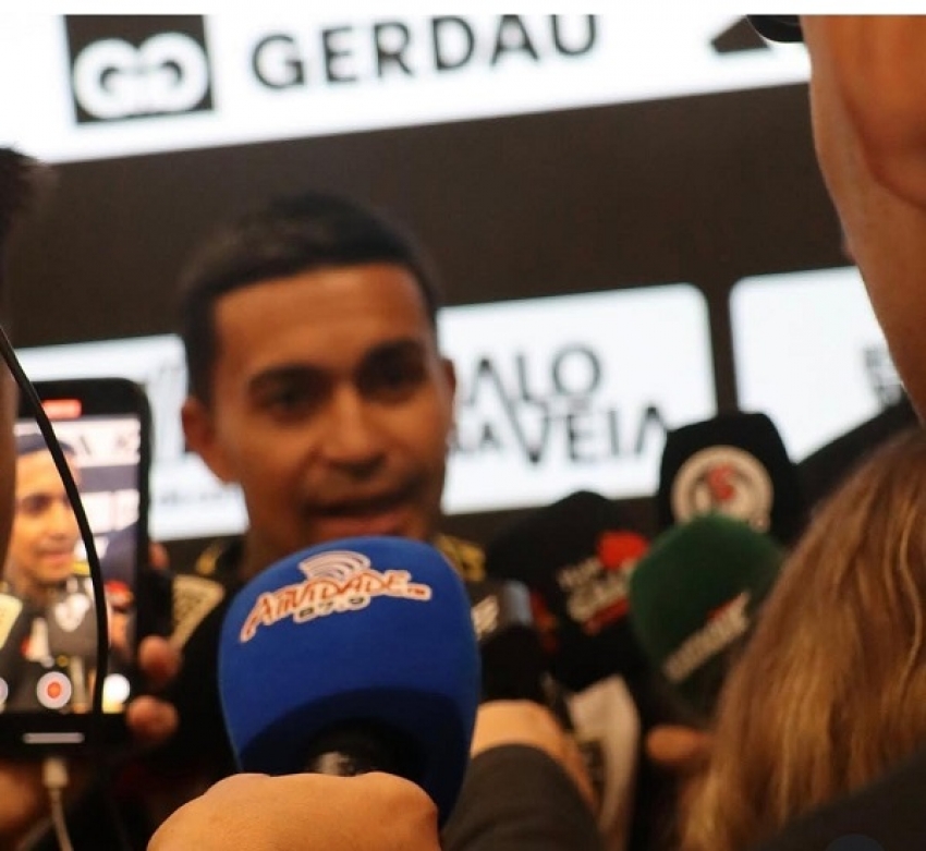Dudu é apresentado no Atlético-MG e comenta bastidores