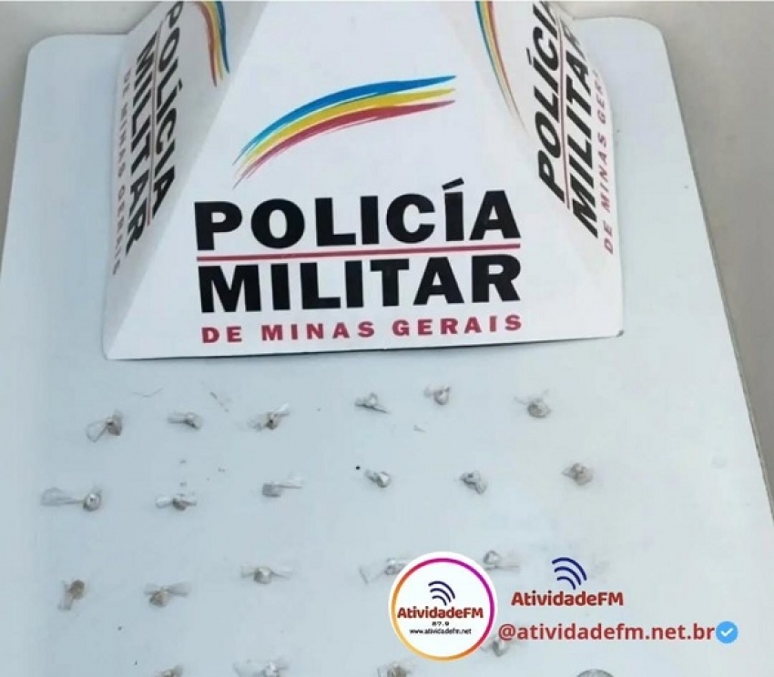Um adolescente de 17 anos foi apreendido suspeito de tráfico de drogas em Pedro Leopoldo.