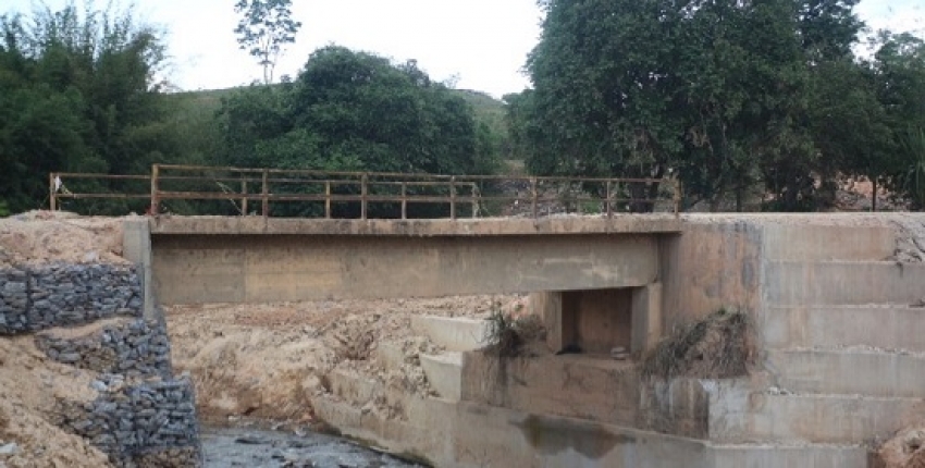 A ponte Raul Ribeiro em Vera Cruz.  recebeu reforma estrutural após estragos causados pela ultima chuva forte