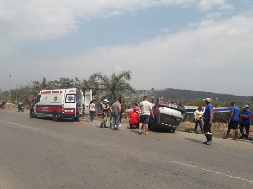 Acidente grave na MG 424, na entrada de Pedro Leopoldo, deixa umamulher ferida
