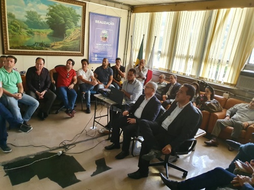 Dia 12 de novembro, terça-feira, no Lanagro, tem audiência Pública para apresentar e debater o projeto da Petrocity para a construção de um porto e ferrovia