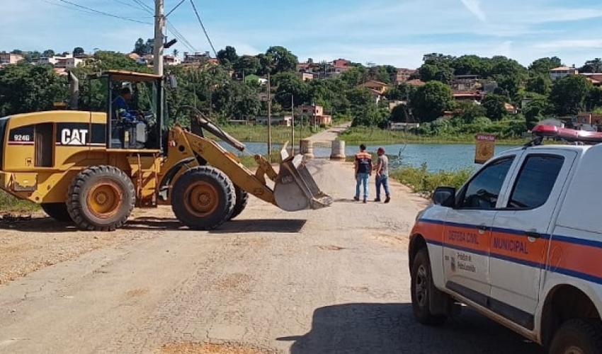 Defesa Civil faz a interdição do aterro da lagoa em Lagoa de Santo Antônio