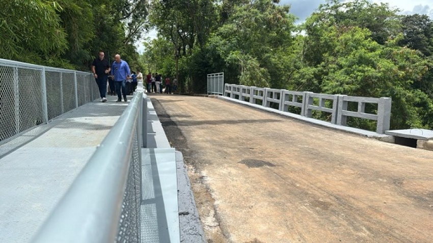 Ponte de Ferreiras é totalmente revitalizada pela Prefeitura e traz mais segurança para a população