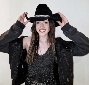 Agora é OFICIAL, Nicole Pires, 19 anos, 1,64m, de Belo Horizonte é a RAINHA DO PLRS 2025.