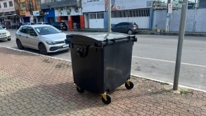 Prefeitura instala novas lixeiras e reforça ações de limpeza urbana em Pedro Leopoldo